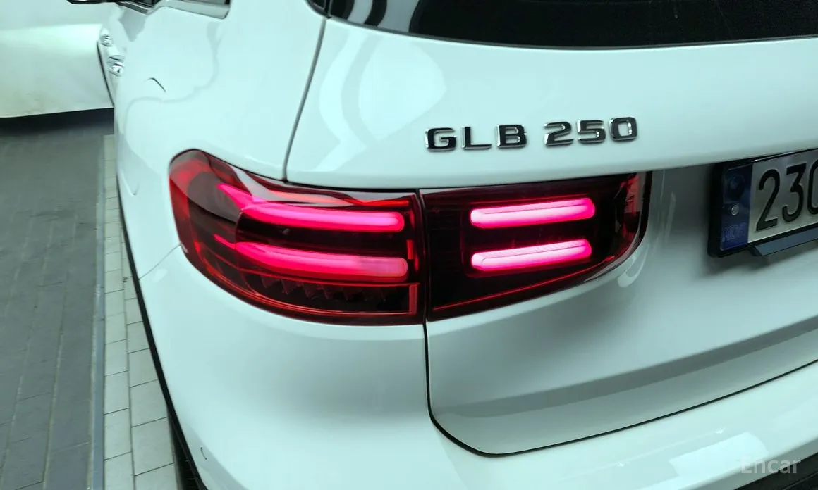 Mercedes-Benz GLB-Class 2020 GLB250 4MATIC