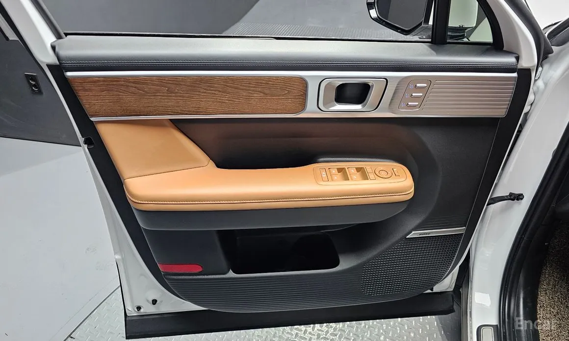 Фото 24 - Hyundai Santa Fe