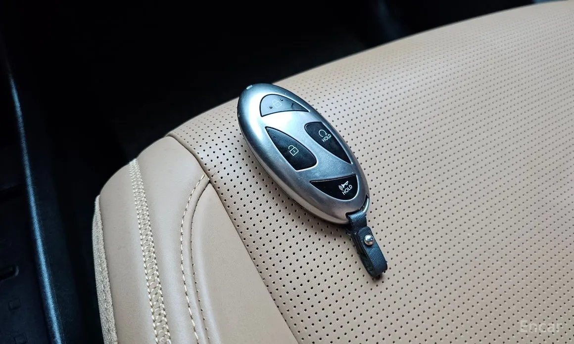 Фото 34 - Hyundai Santa Fe
