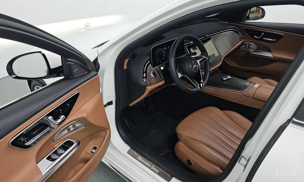 Mercedes-Benz E-Class 2024 E300 4MATIC Exclusive