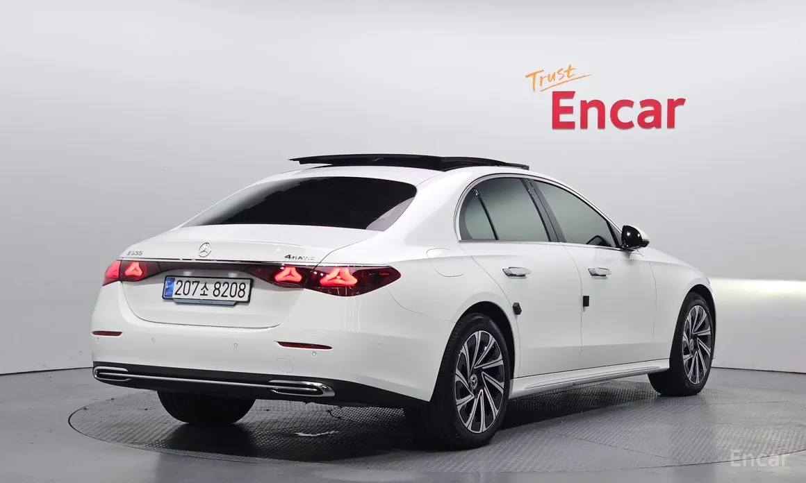 Mercedes-Benz E-Class 2024 E300 4MATIC Exclusive