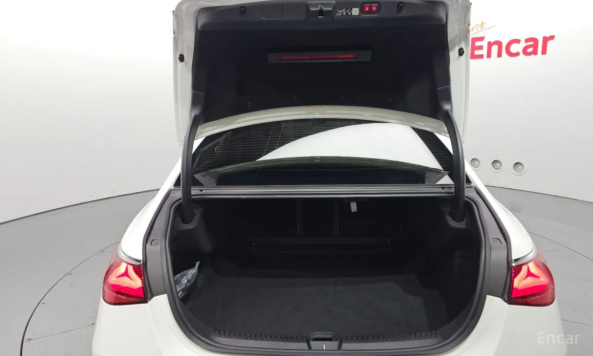 Mercedes-Benz E-Class 2024 E300 4MATIC Exclusive