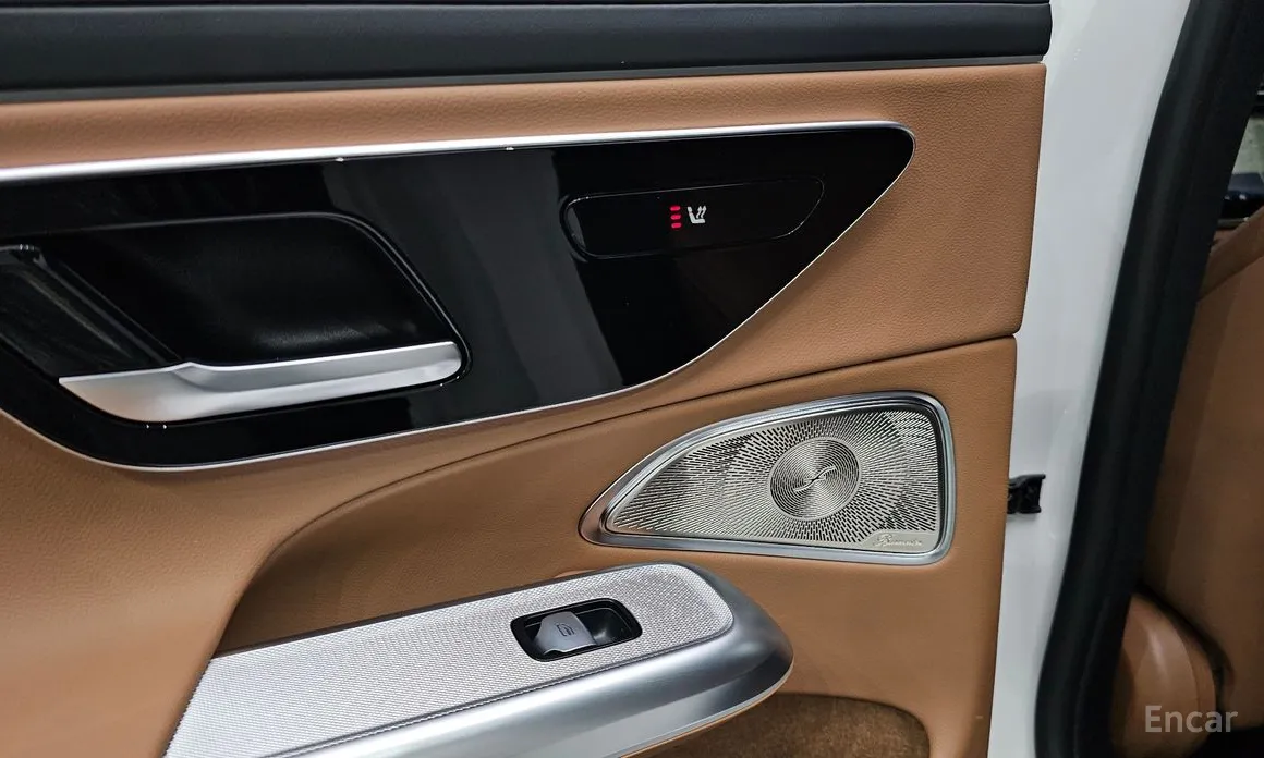 Mercedes-Benz E-Class 2024 E300 4MATIC Exclusive