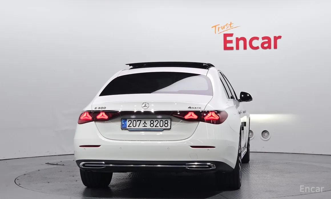 Mercedes-Benz E-Class 2024 E300 4MATIC Exclusive