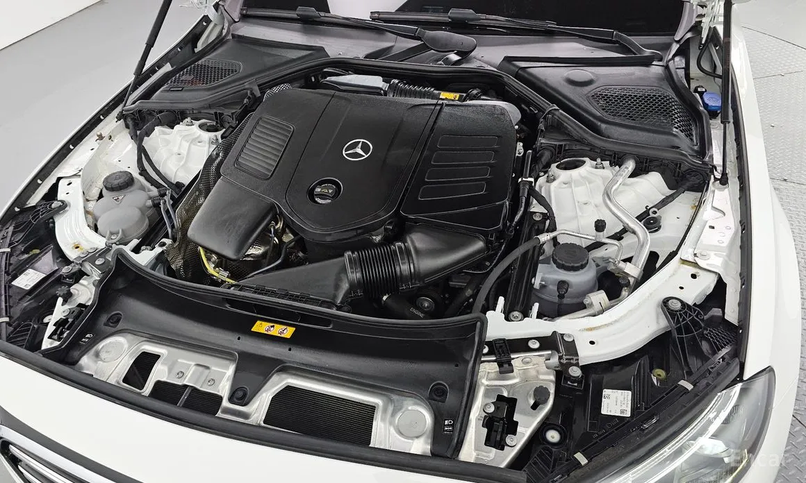 Mercedes-Benz E-Class 2024 E300 4MATIC Exclusive