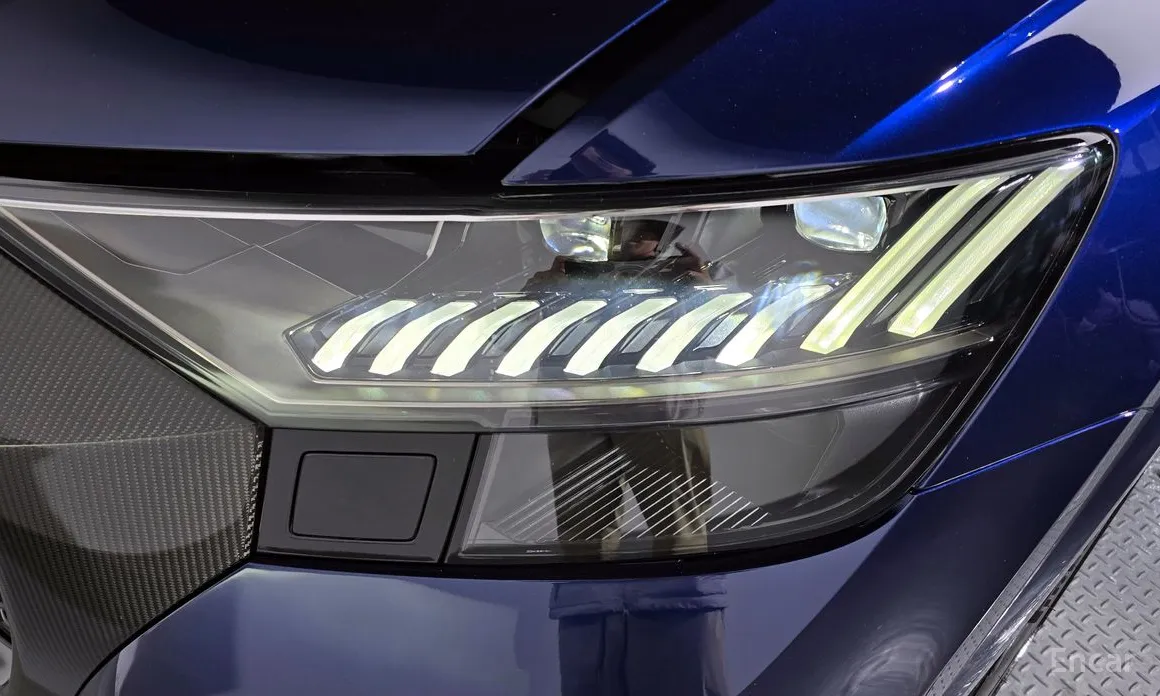 Фото 22 - Audi RS Q8
