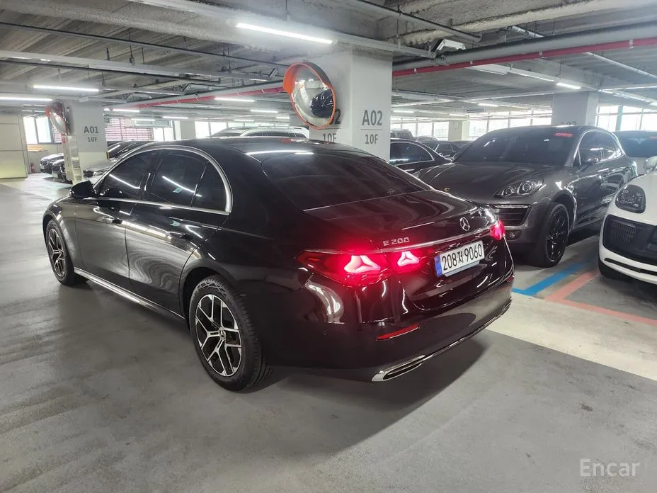 Mercedes-Benz E-Class 2024 E200 Avantgarde