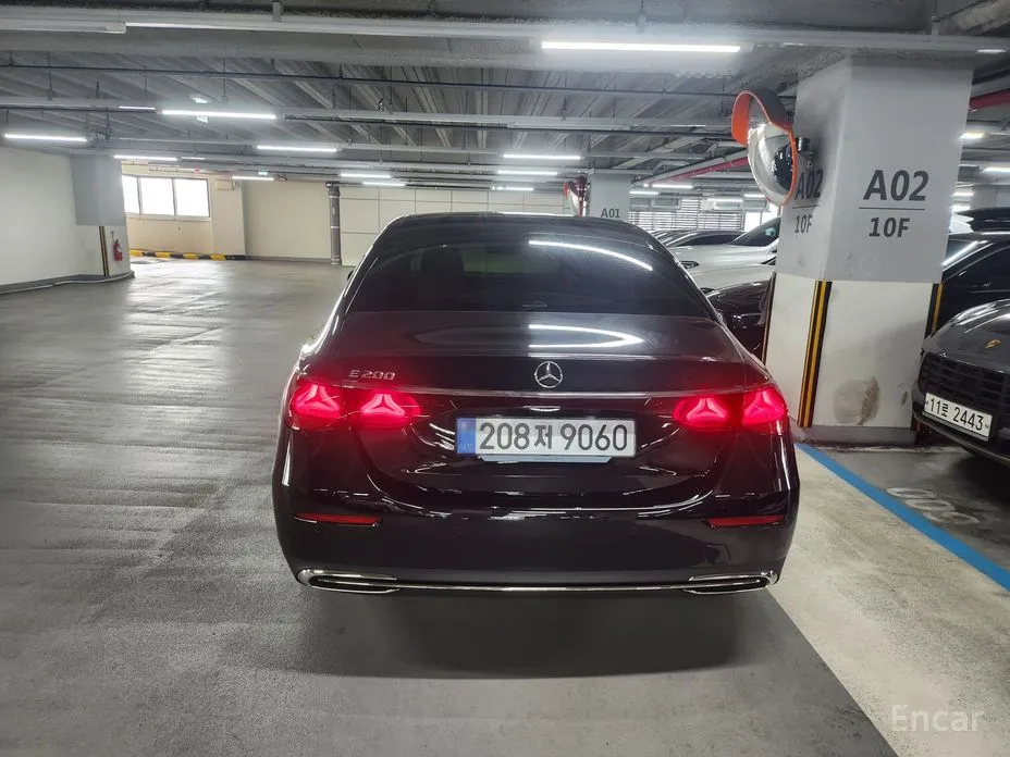 Mercedes-Benz E-Class 2024 E200 Avantgarde