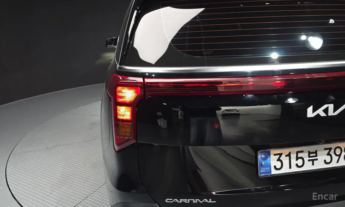 Фото 23 - Kia Carnival