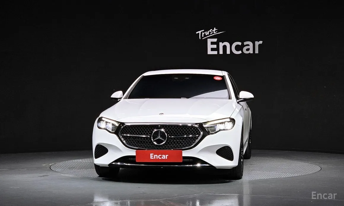 Фото 3 - Mercedes-Benz E-Class