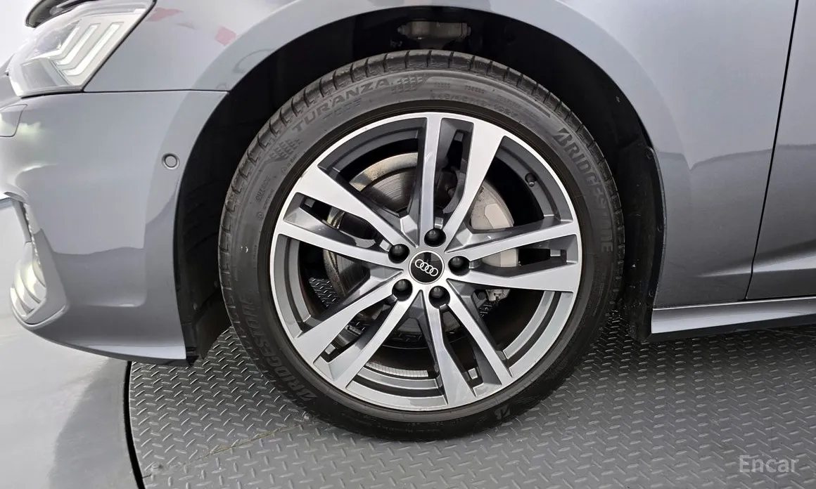 Фото 5 - Audi A6