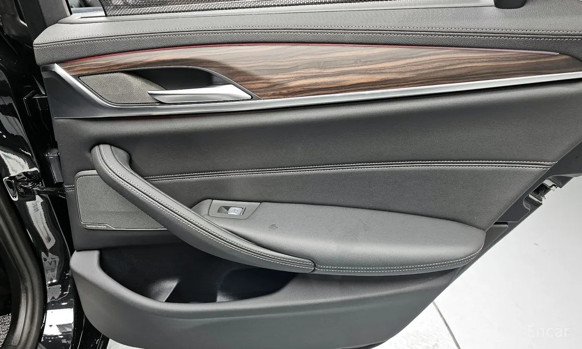 Фото 25 - BMW 5 Series