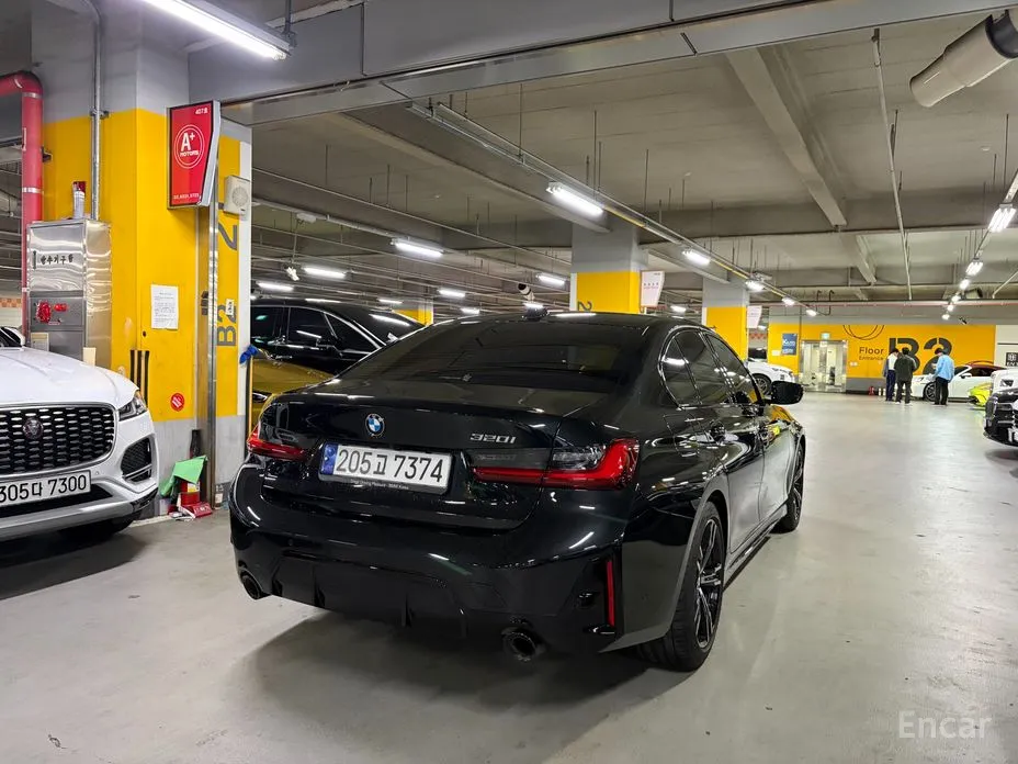 BMW 3 Series 2019 320i M Sport