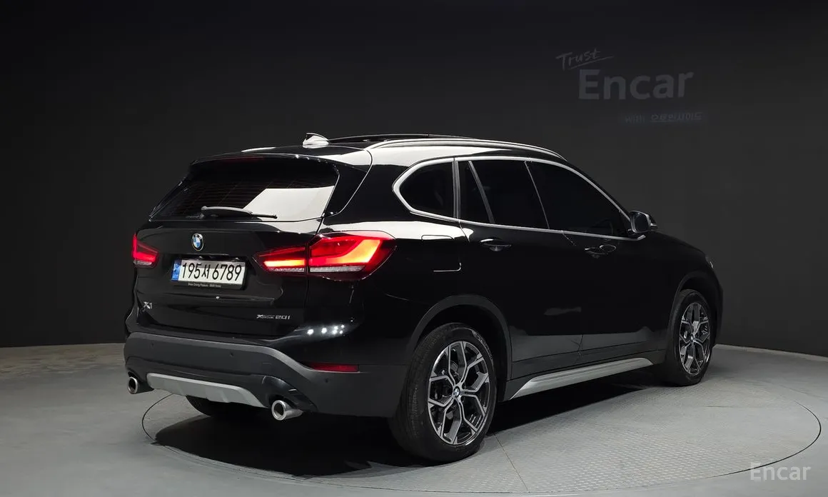Photo 2 - BMW X1