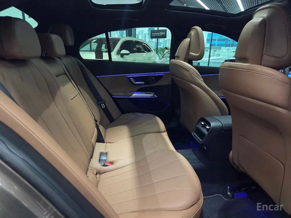 Mercedes-Benz E-Class 2024 E200 Avantgarde