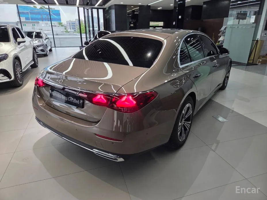 Mercedes-Benz E-Class 2024 E200 Avantgarde