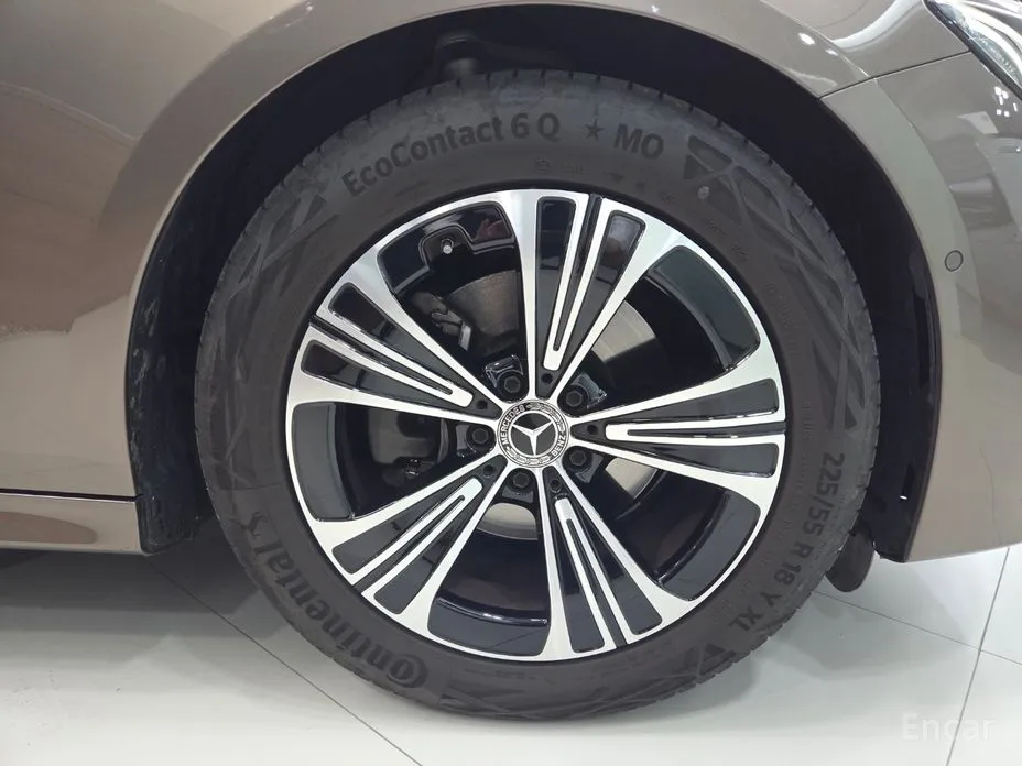 Mercedes-Benz E-Class 2024 E200 Avantgarde