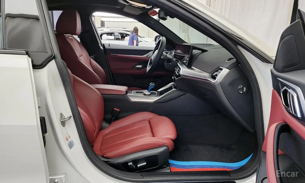 Фото 12 - BMW i4