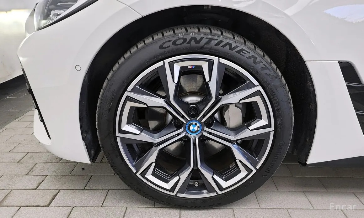 Фото 5 - BMW i4