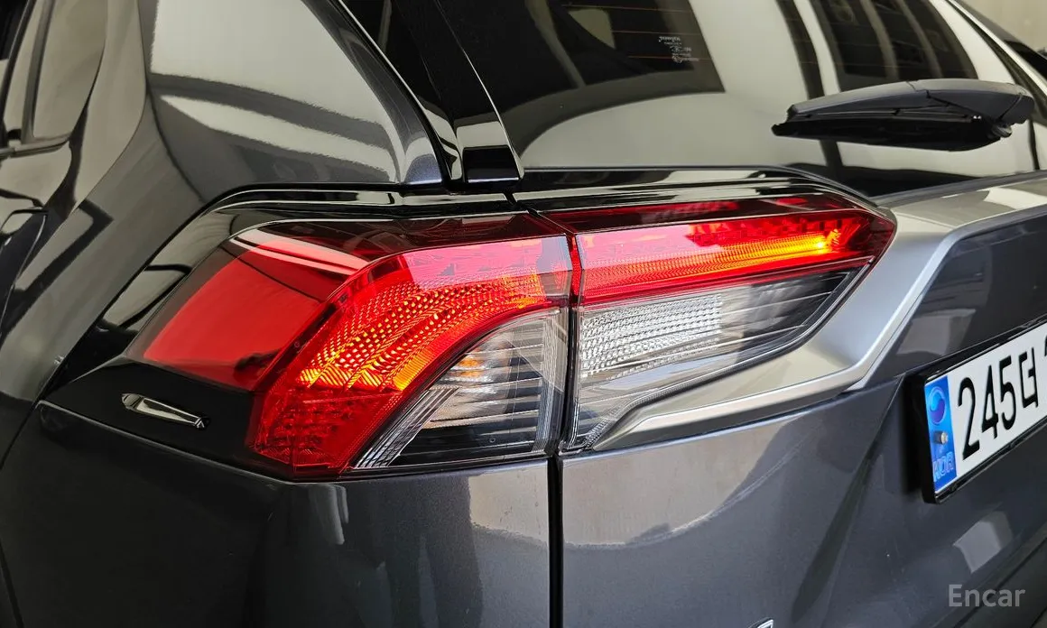 Toyota RAV4 2019 2,5 4WD Hybrid LTD