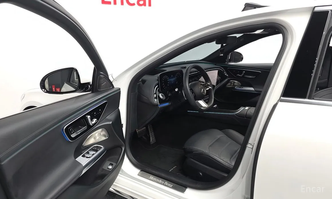 Mercedes-Benz E-Class 2024 E300 4MATIC AMG Line