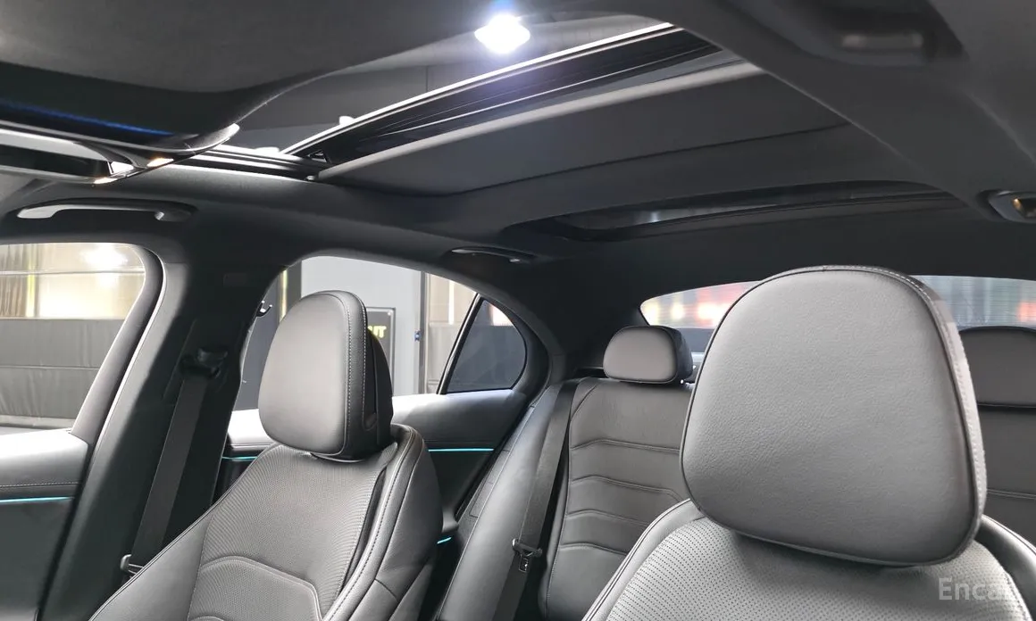 Mercedes-Benz E-Class 2024 E300 4MATIC AMG Line
