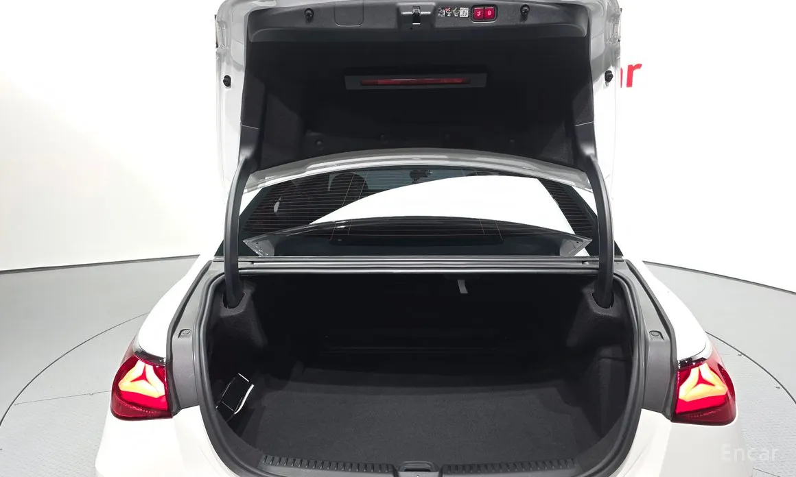 Mercedes-Benz E-Class 2024 E300 4MATIC AMG Line