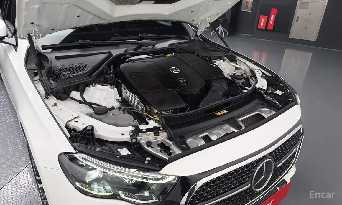 Mercedes-Benz E-Class 2024 E300 4MATIC AMG Line
