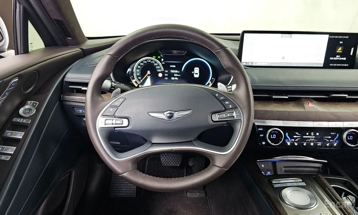 Фото 13 - Genesis G80