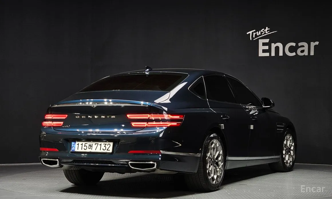 Фото 2 - Genesis G80
