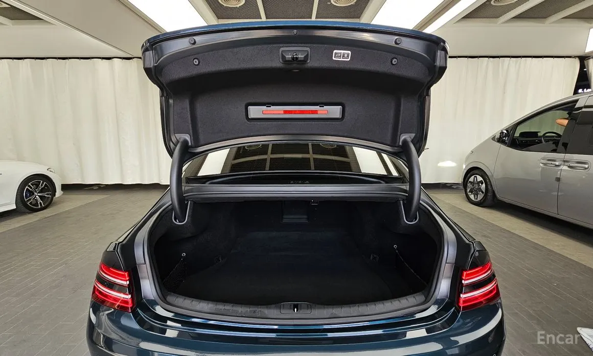 Фото 20 - Genesis G80
