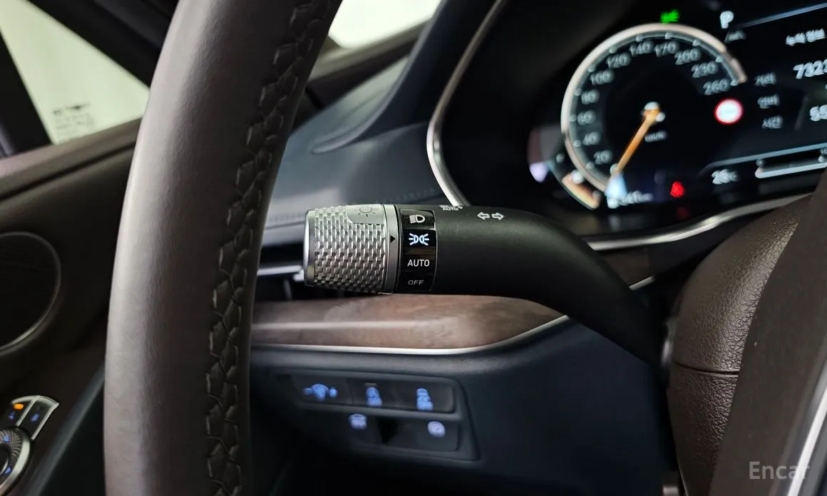 Фото 33 - Genesis G80