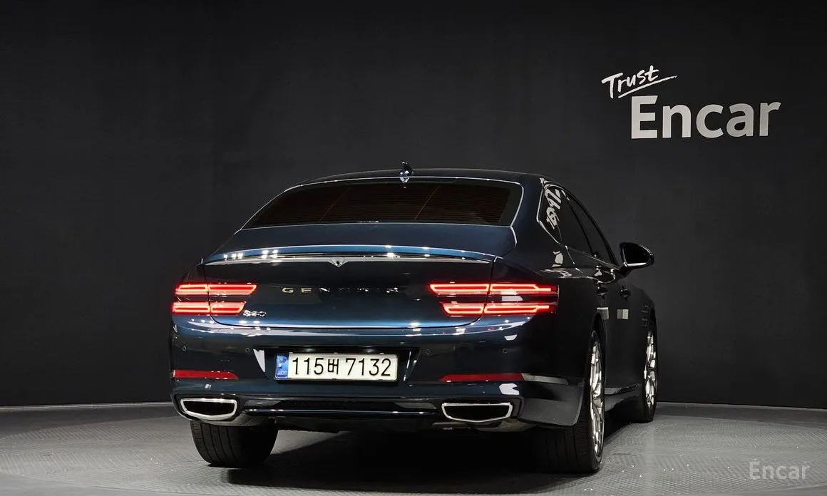 Фото 4 - Genesis G80