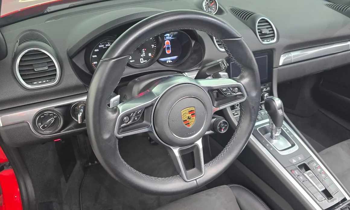 Photo 13 - Porsche 718