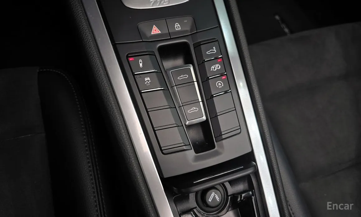 Photo 15 - Porsche 718