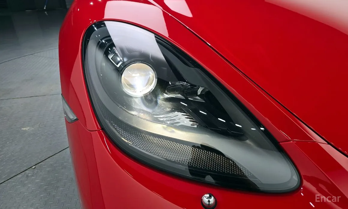Photo 22 - Porsche 718
