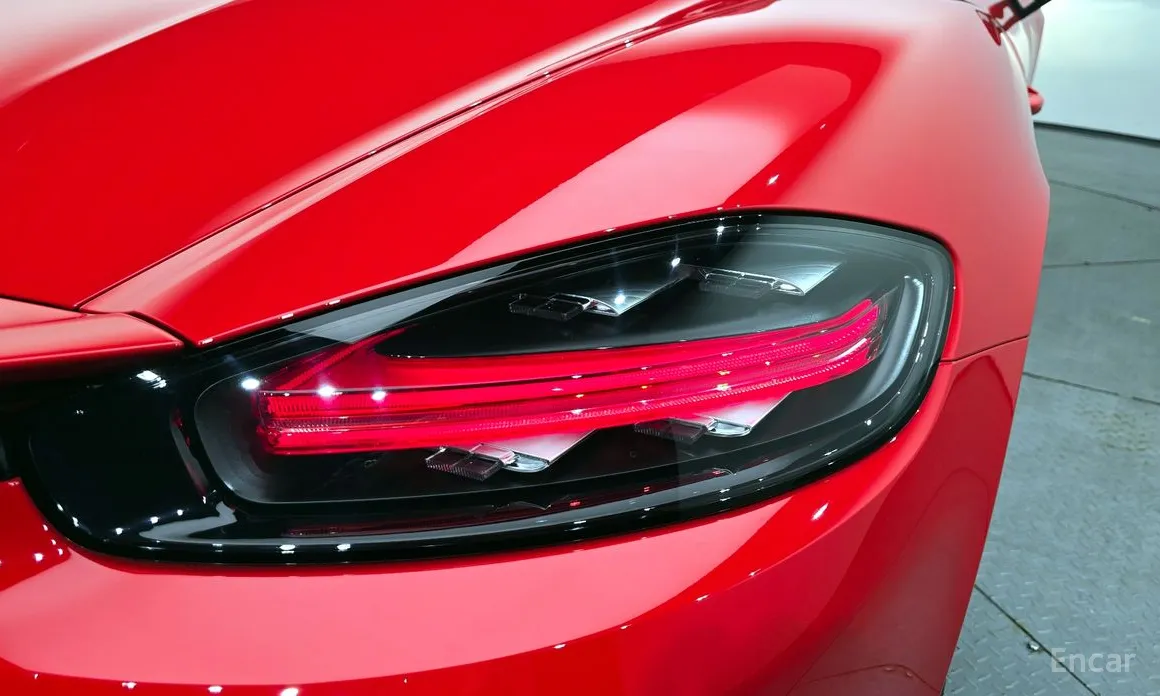 Photo 23 - Porsche 718