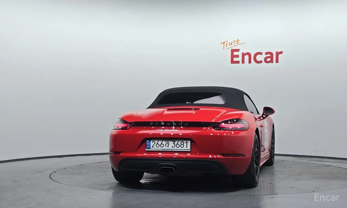 Photo 4 - Porsche 718