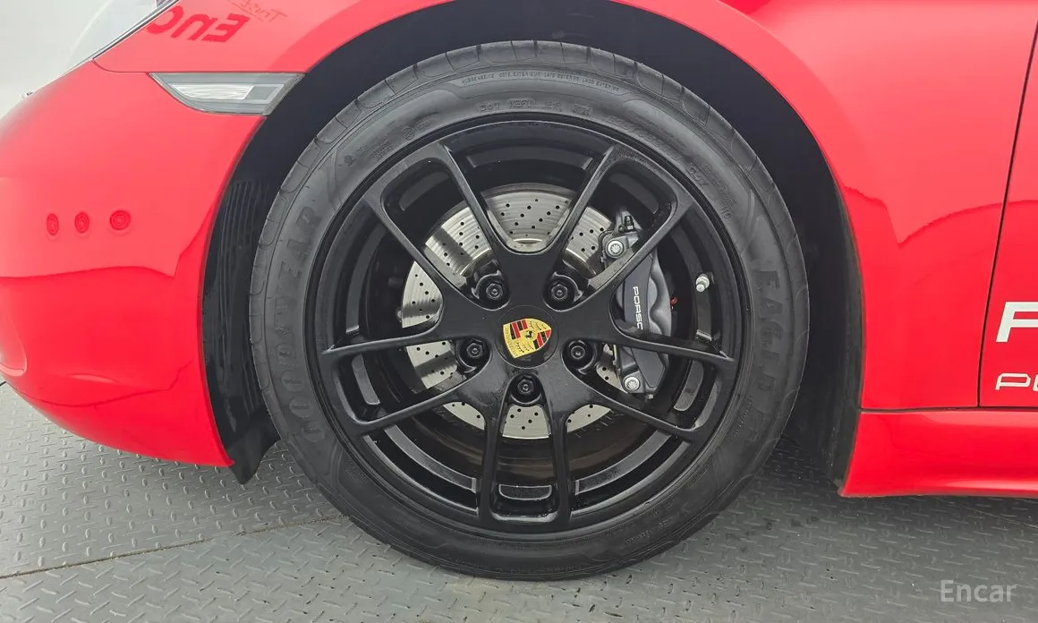 Photo 5 - Porsche 718