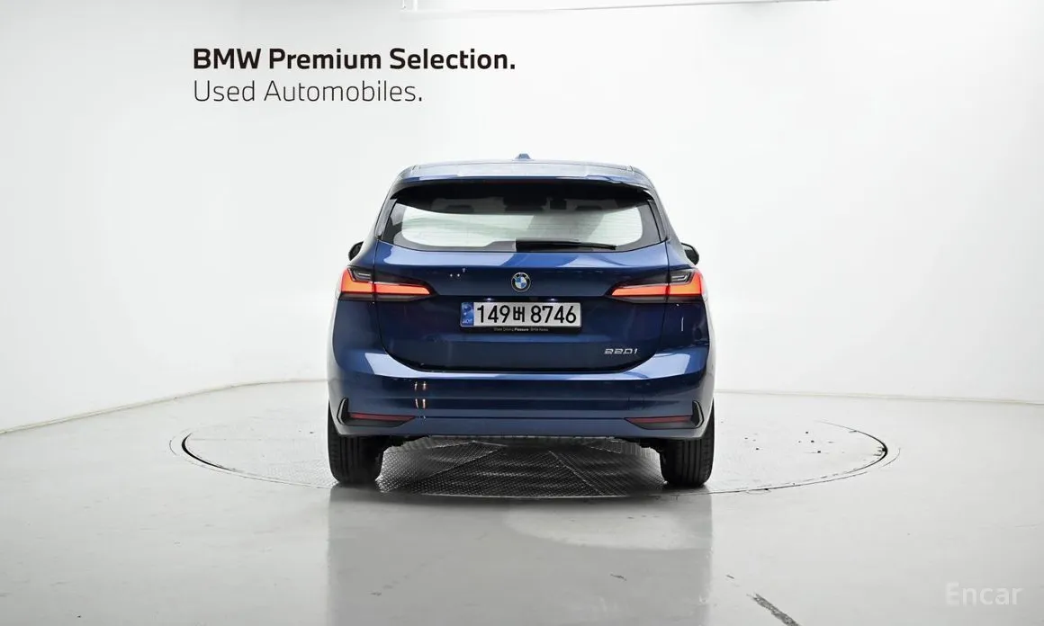 BMW 2 Series 2022 220i Advantage