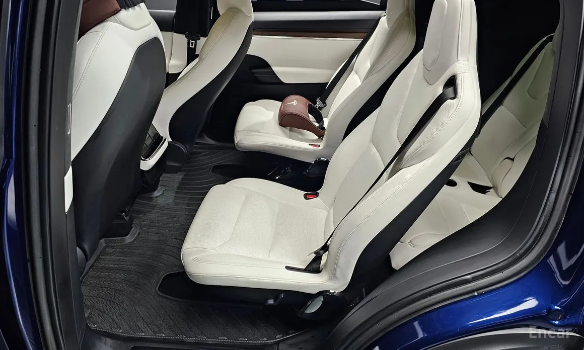 Фото 11 - Tesla Model X