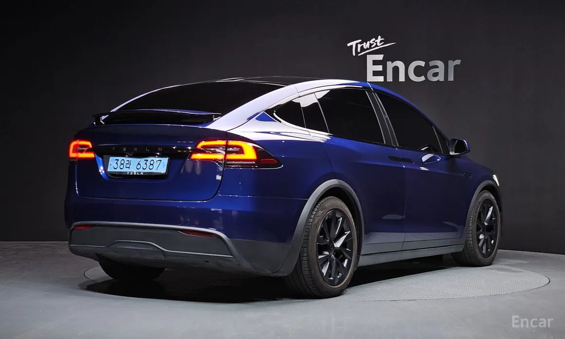 Фото 2 - Tesla Model X