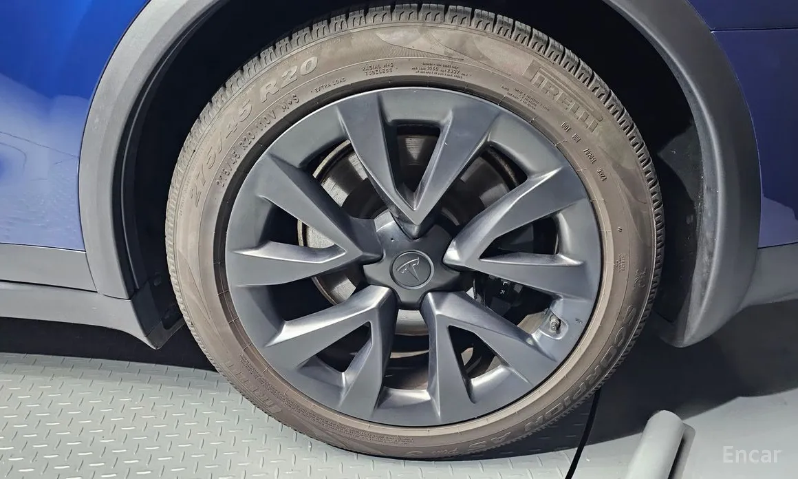 Фото 21 - Tesla Model X