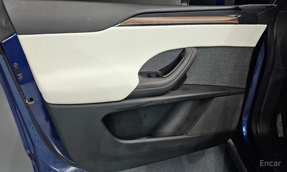 Фото 24 - Tesla Model X