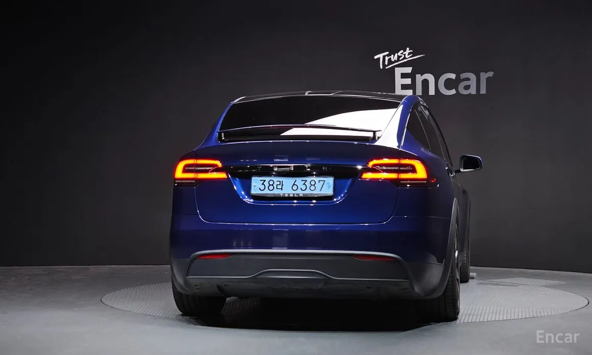 Фото 4 - Tesla Model X