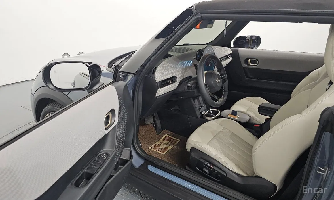 Mini Cooper Convertible 2025 Favoured