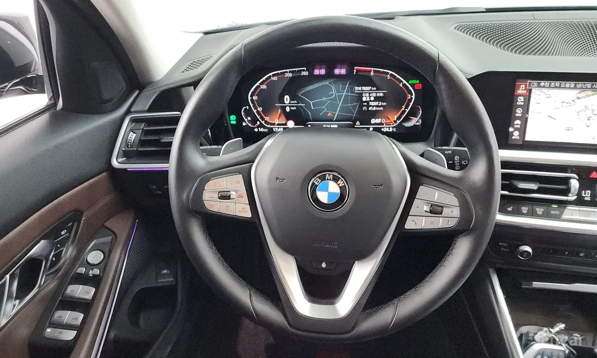 BMW 3 Series 2019 320i Touring Luxury