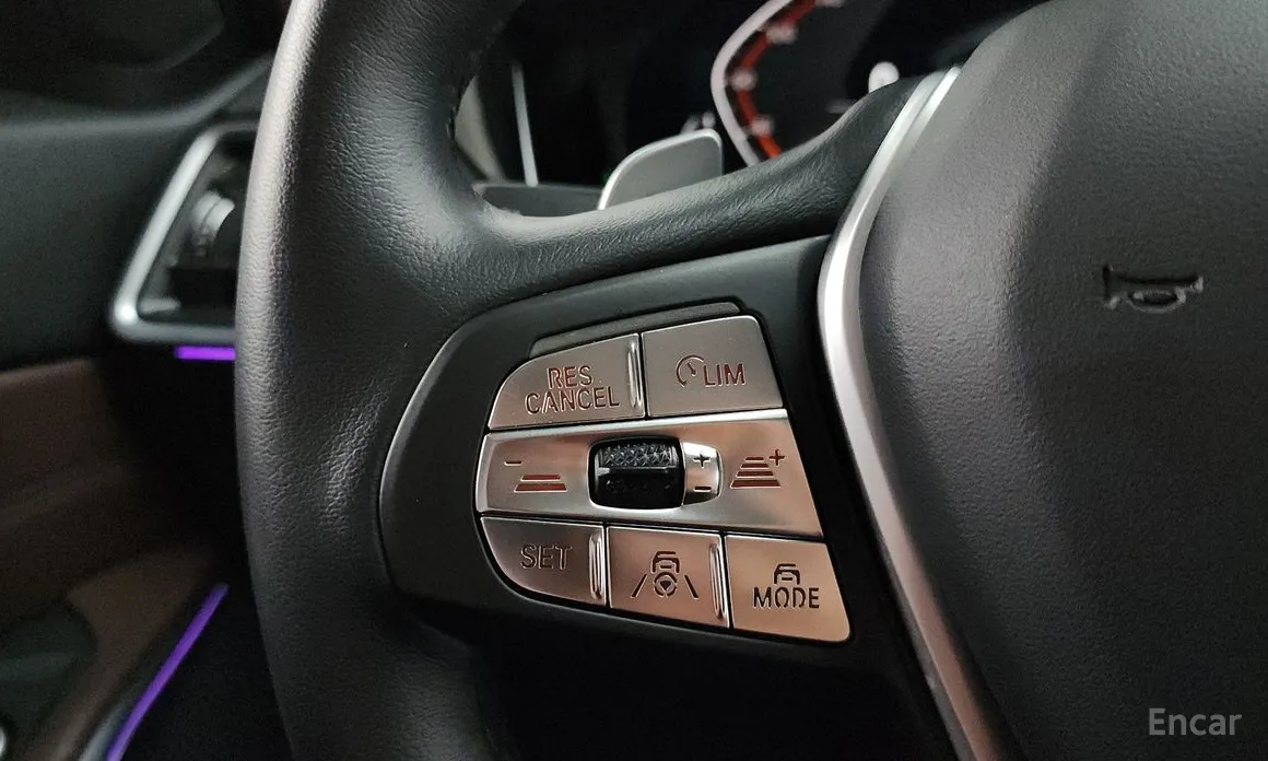 BMW 3 Series 2019 320i Touring Luxury