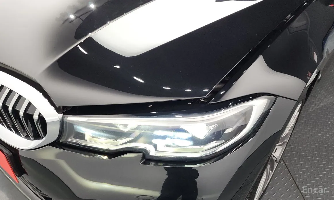 BMW 3 Series 2019 320i Touring Luxury