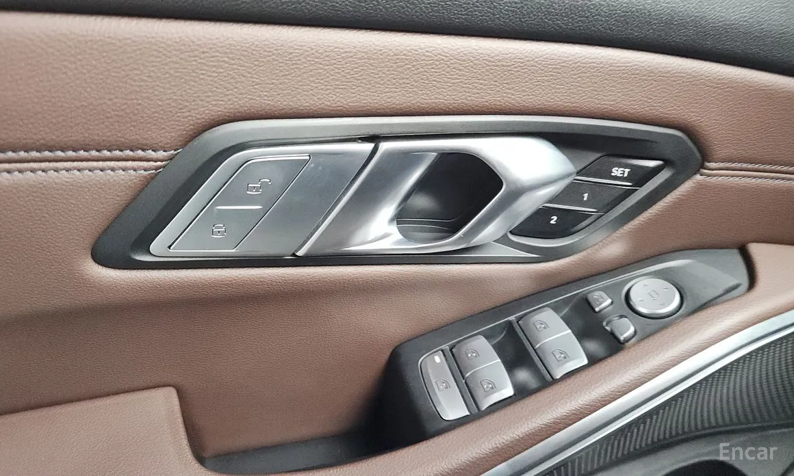BMW 3 Series 2019 320i Touring Luxury